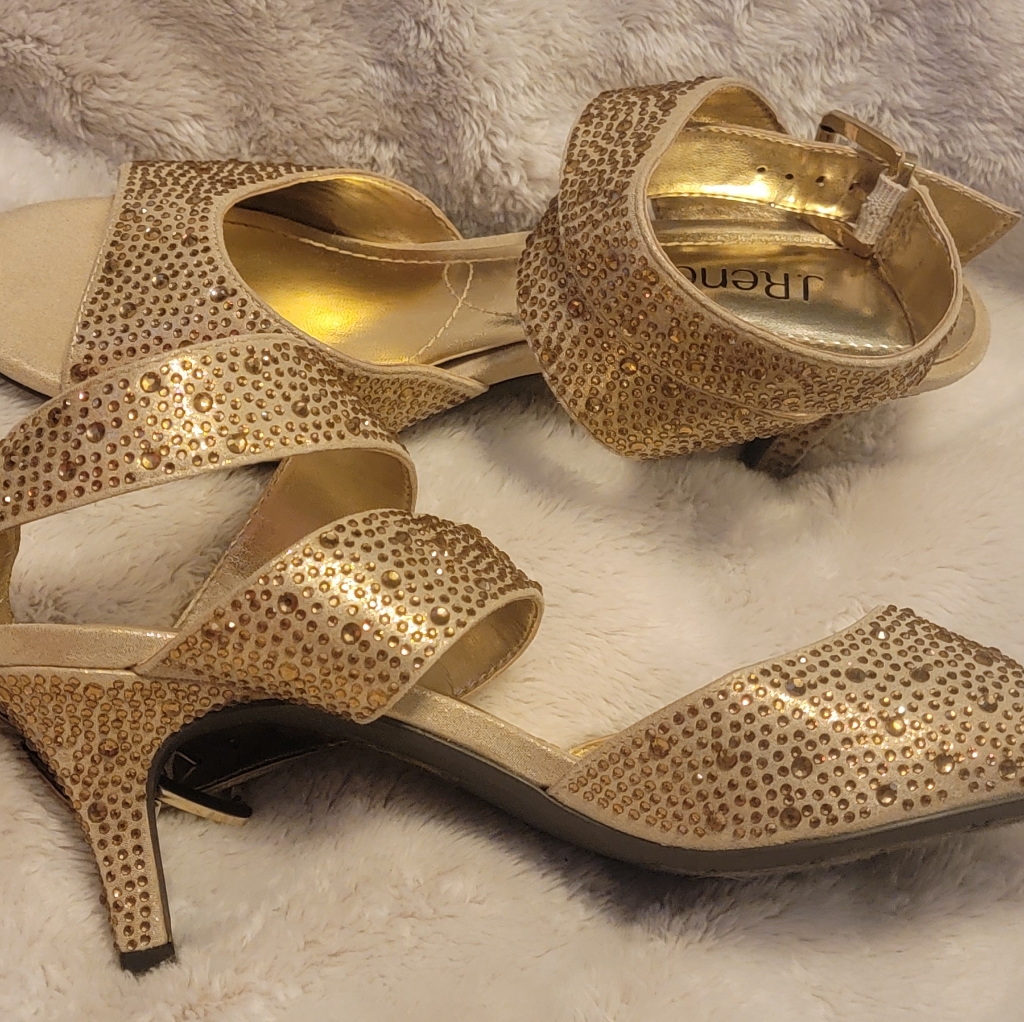 J Renee Gold Rhinestone Shoes, Size 7.5